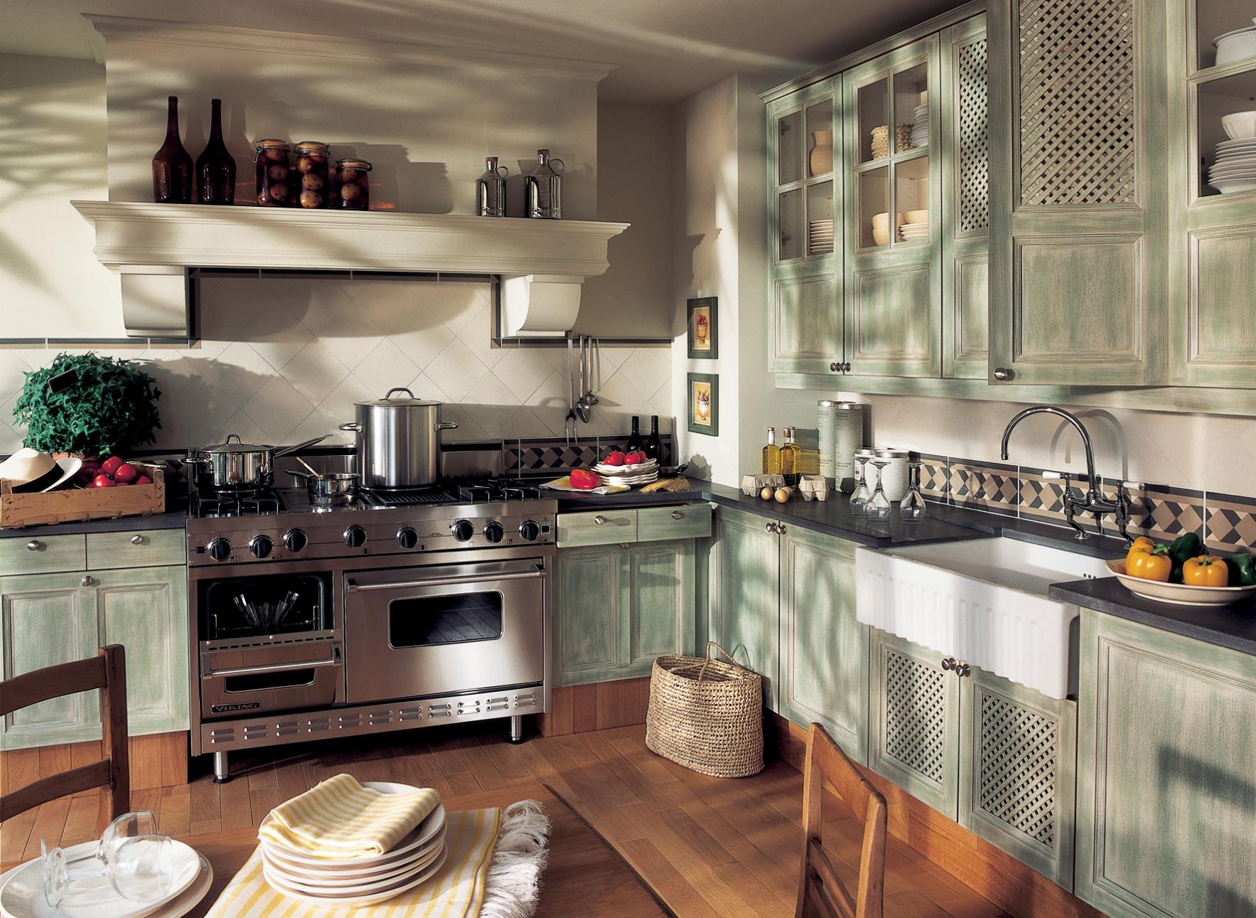 French Provençal kitchen designed for modern lifestyles - Atelier de