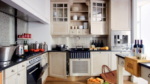 Fine wood cabinetmaking in this stunning bespoke kitchen