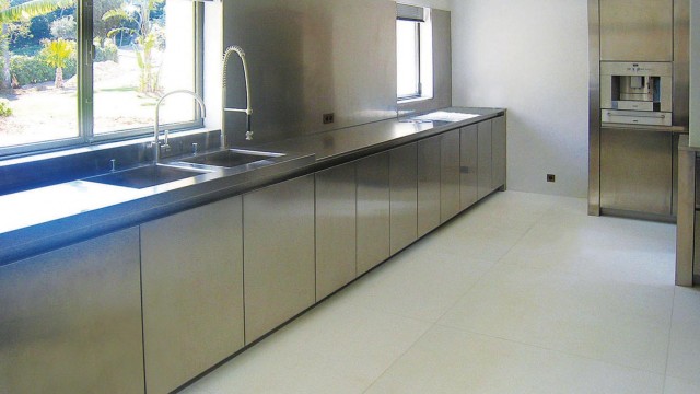 Exclusive professional kitchens for private residences