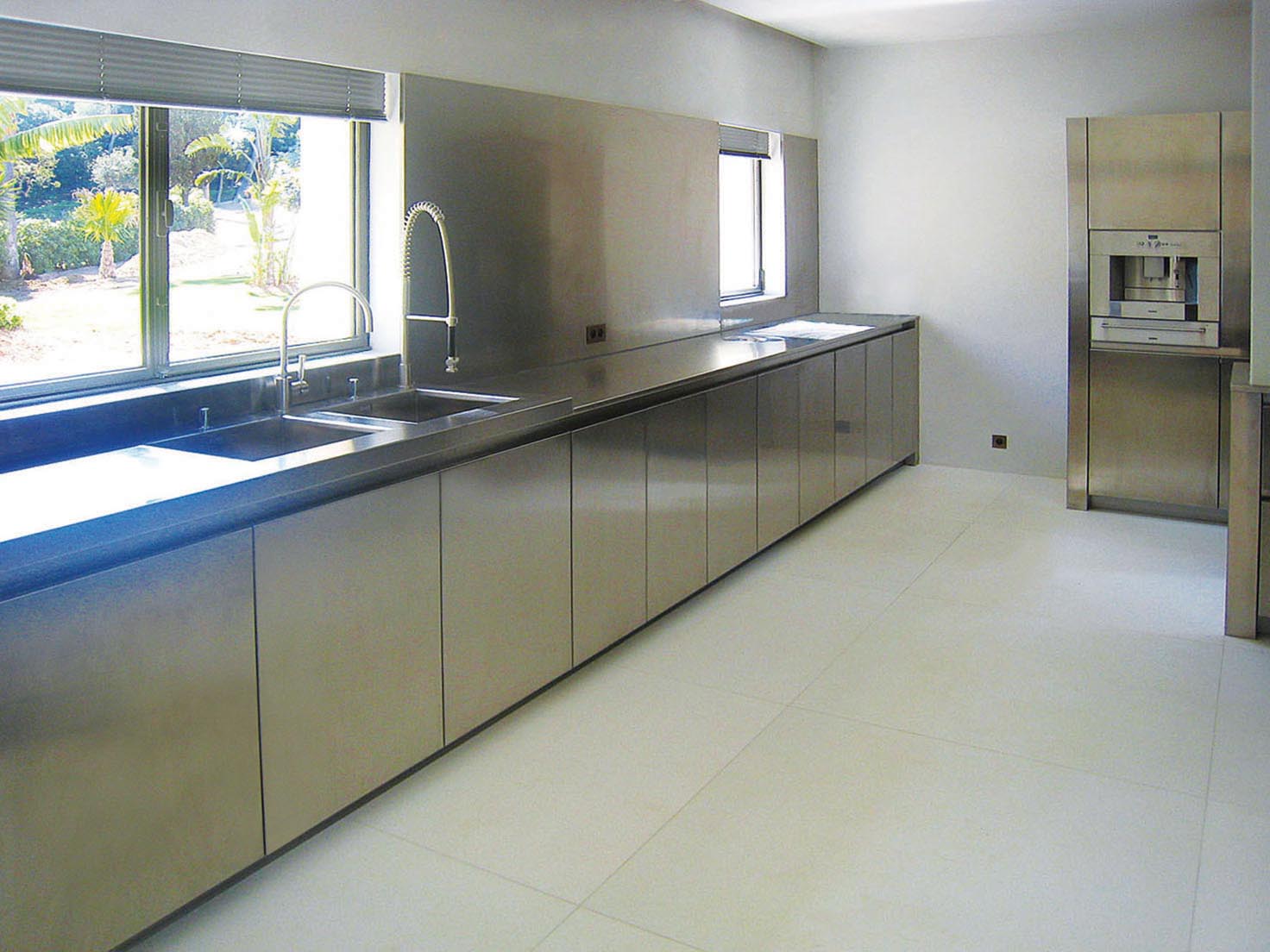 Exclusive professional kitchens for private residences