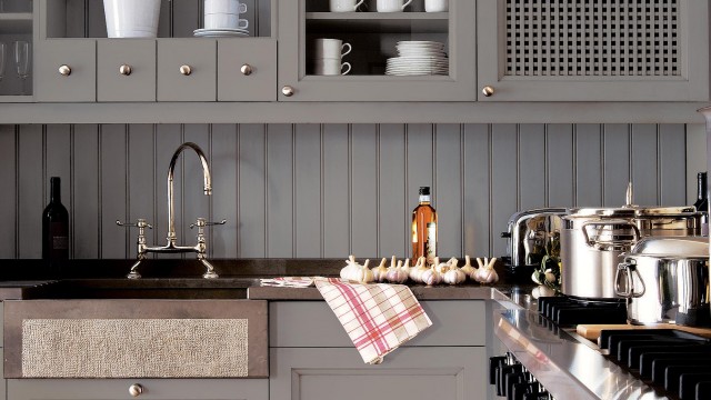 Custom-built kitchen with exclusive lacquer finishes