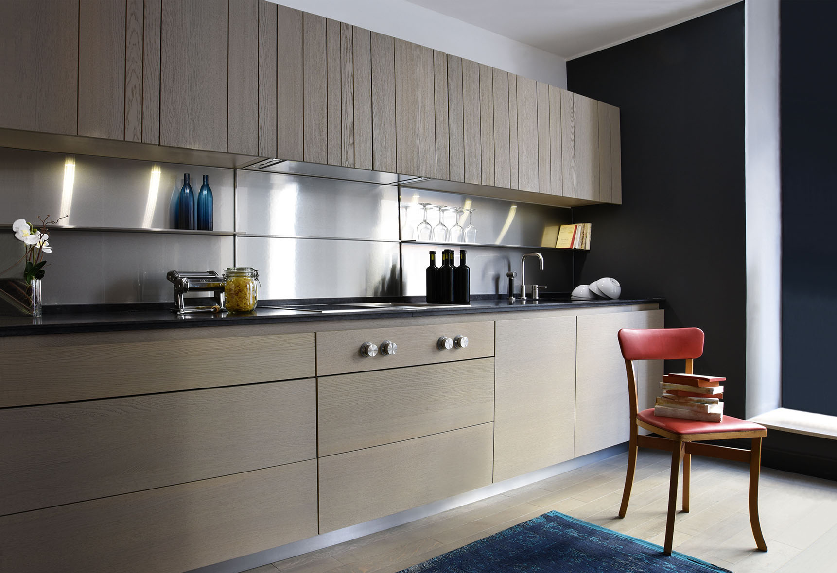 An elegant kitchen with inviting lines and standout design